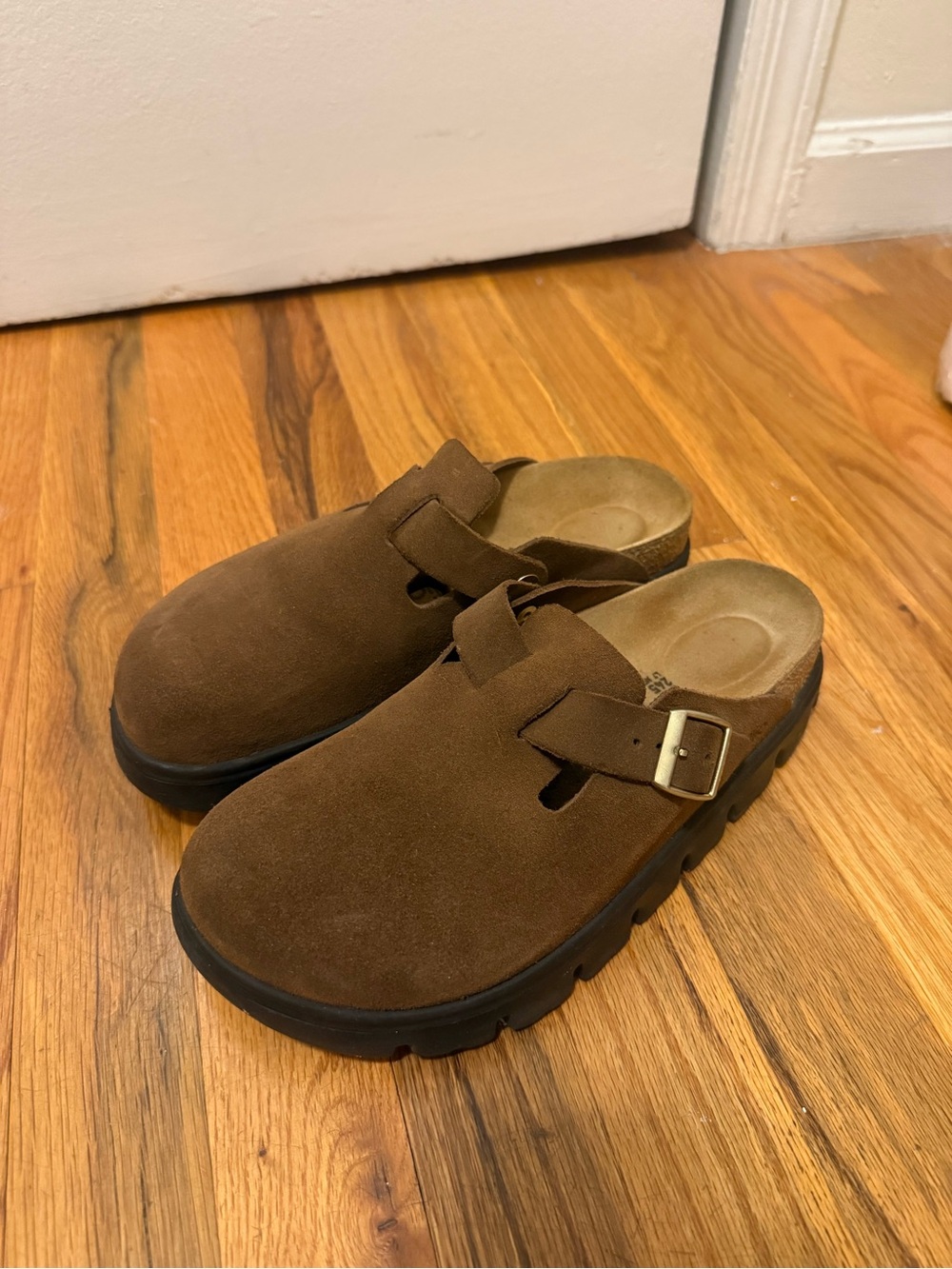 Birkenstock Chunky Boston brown Suede clog with Buckle - Picture 3 of 5